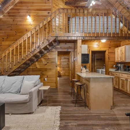 Dudley I By Avantstay Cosy Cabin W Hot Tub Incredible Views Pigeon Forge Eksteriør bilde
